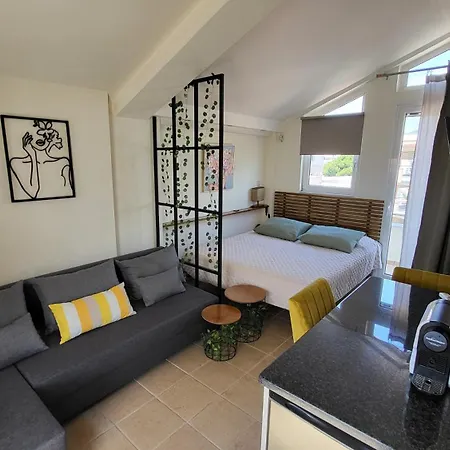 Vivere Terrace Seaside Kalamata *